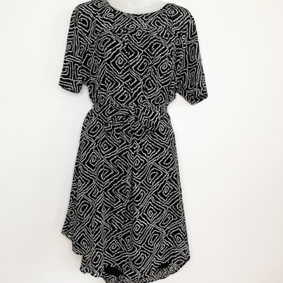 LOFT Dresses & Skirts - LOFT Sheer Overlay Patterned Tie Dress